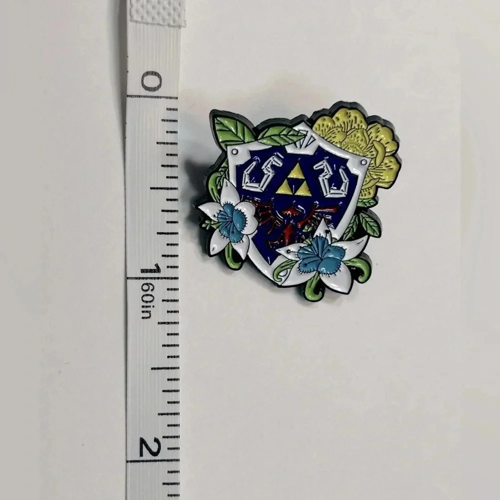 The Legend of Zelda - Hylian Shield Floral Pin 🌼🛡️ - Picture 3 of 5